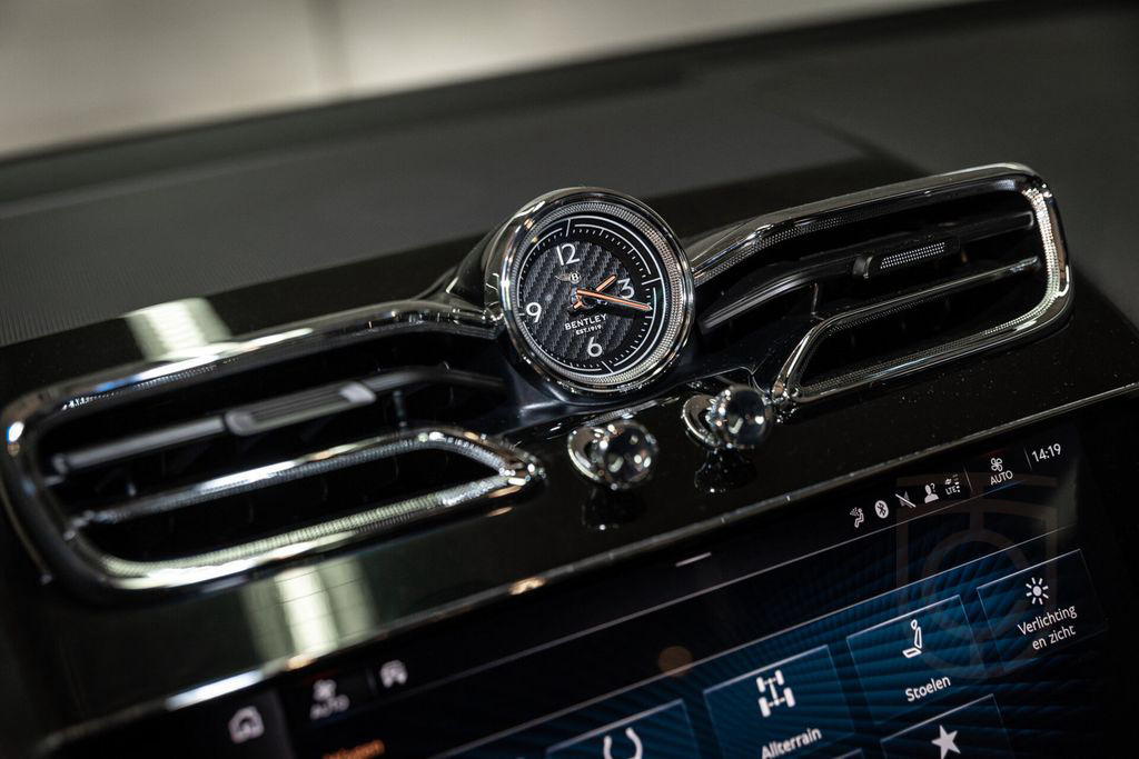 Bentley Bentayga V8 Azure EWB |First Edition|Black Line|