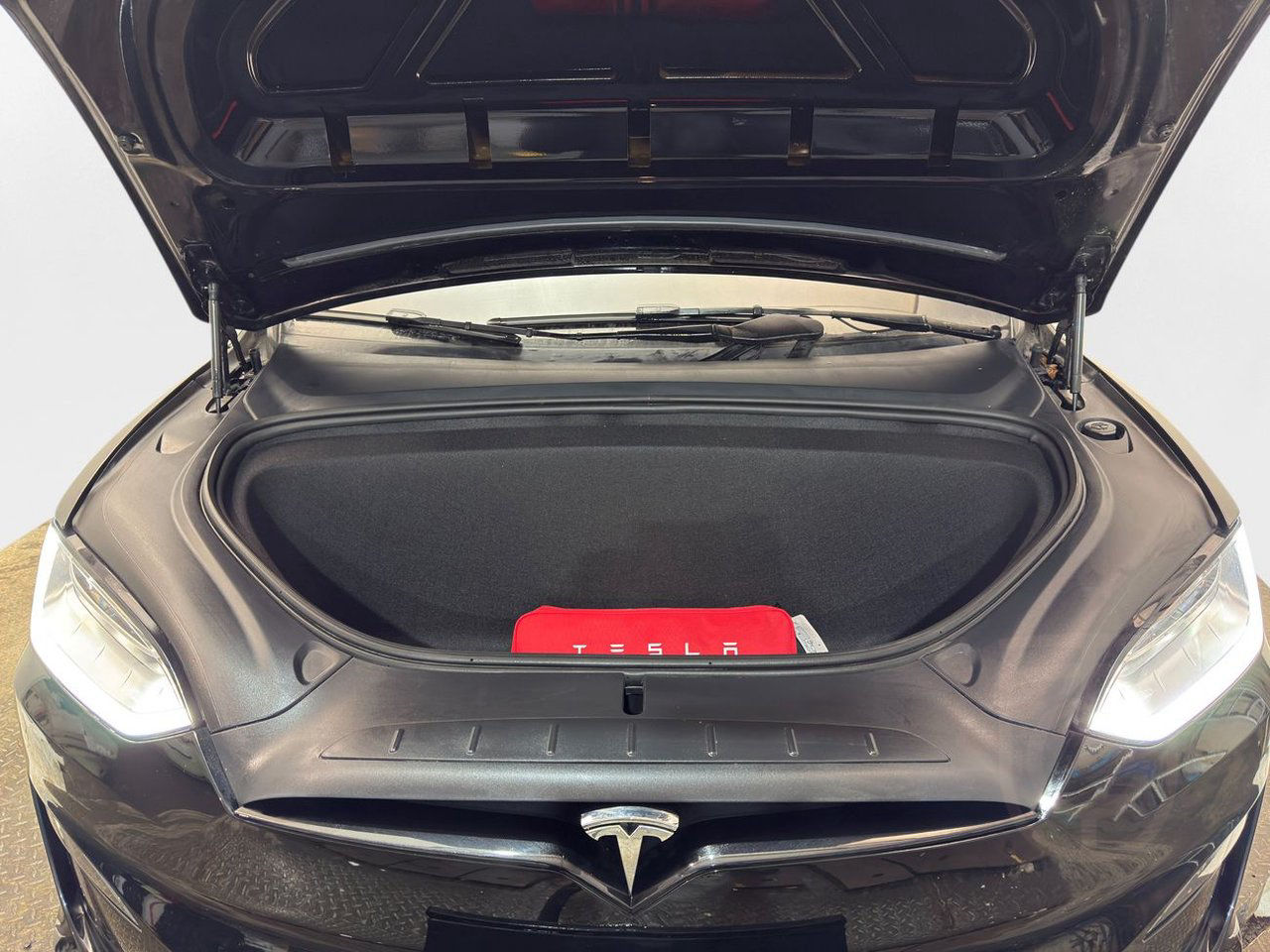 Tesla Model X Plaid