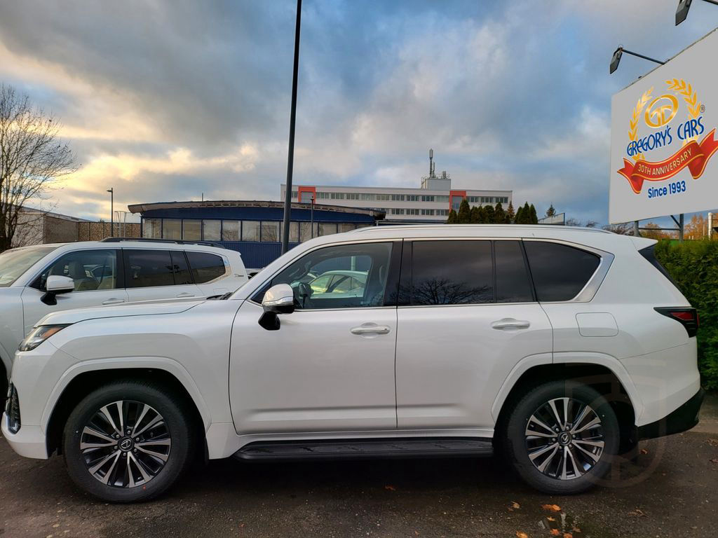Lexus LX500+2025+FULL+RearTVs+12unitsBERLIN+EUvers&reg