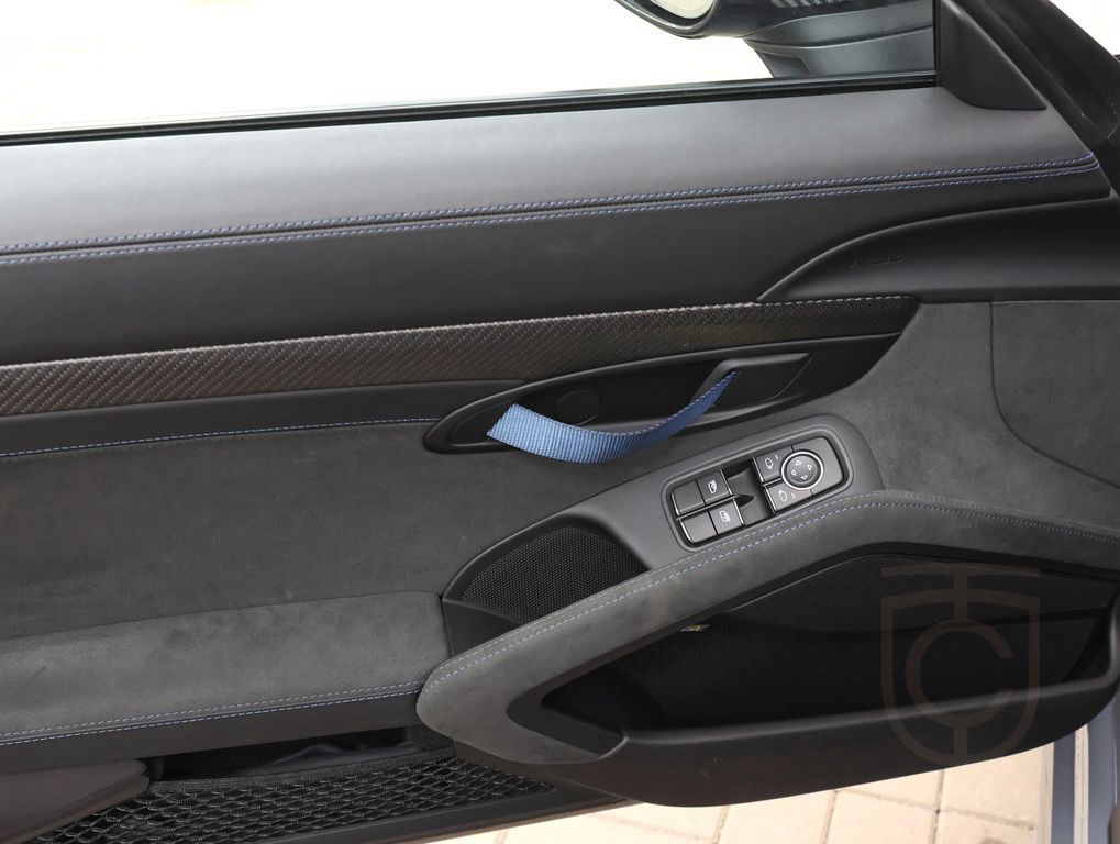 Porsche 718 Cayman GT4 RS