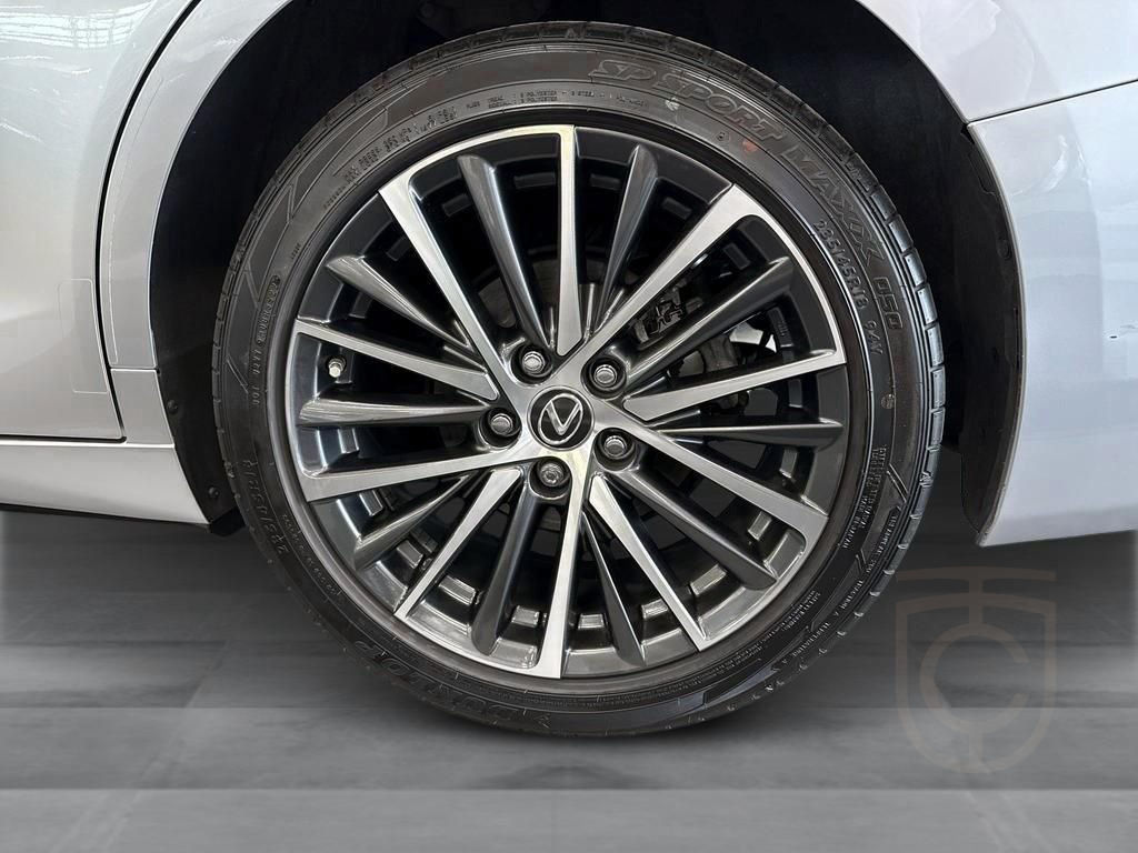 Lexus ES 300h 2.5 E-CVT Limited Edition