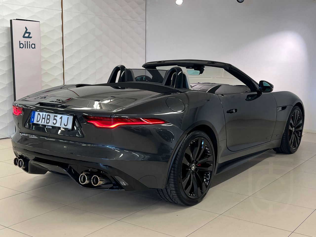 Jaguar F-Type P450 AWD Cabriolet R-Dynamic
