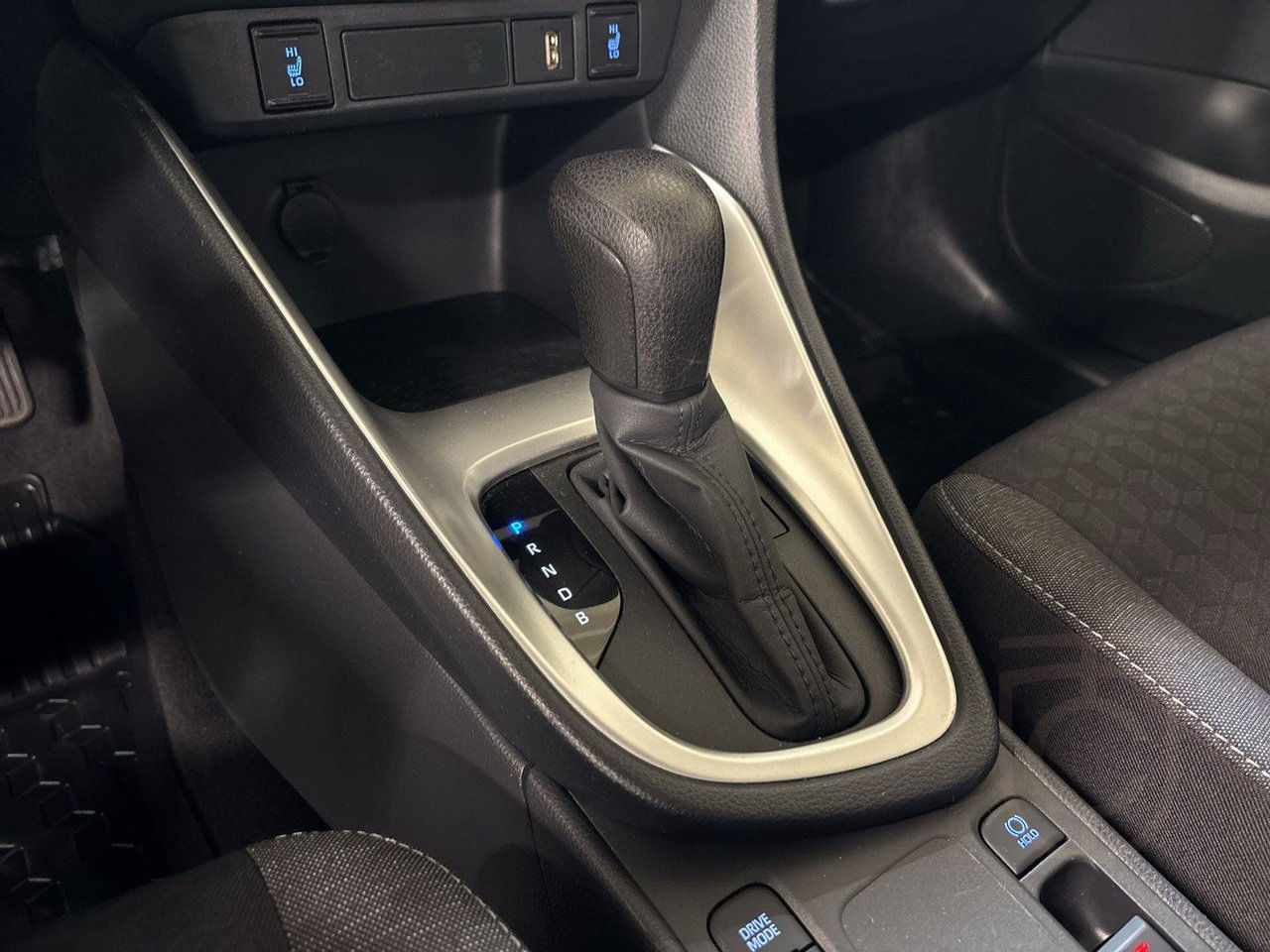 Toyota Yaris 1,5 HYBRID ACTIVE 5-D