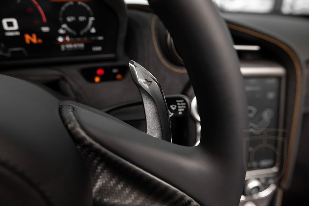 McLaren 720s Spider - Perf. - MSO Bespoke Chicane Effect