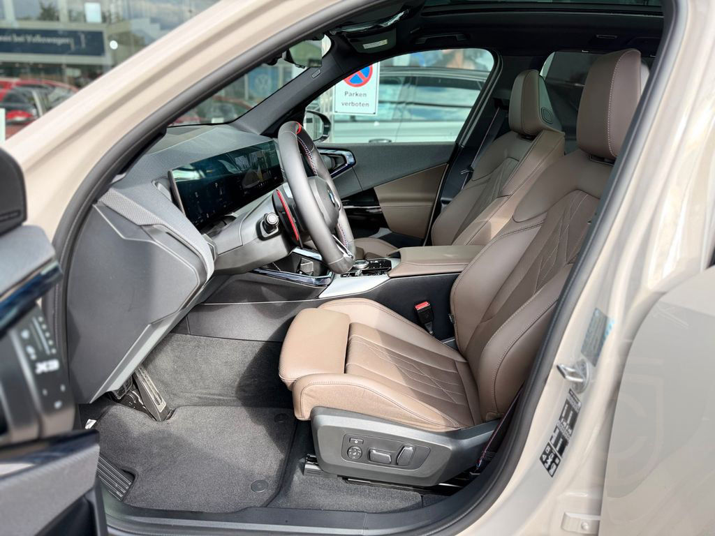 BMW X3 M50 M-PAKET PRO / PANO / AHK / PREMIUM & INNO