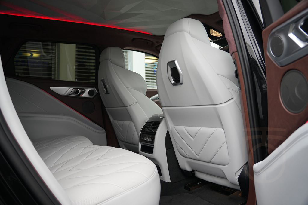 BMW XM BLACK EDITION-ACC-AHK-23M-LEDER SILVERSTONE