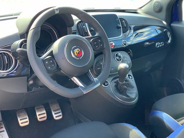 Abarth 595 Cab Yamaha Monster 165 hk