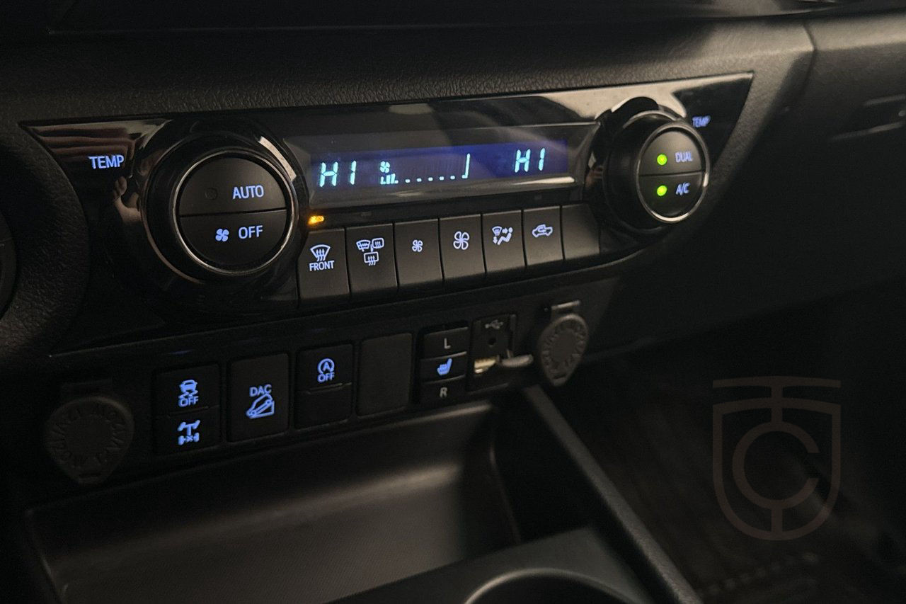 Toyota Hilux Extra Cab Invincible 2.8 4WD