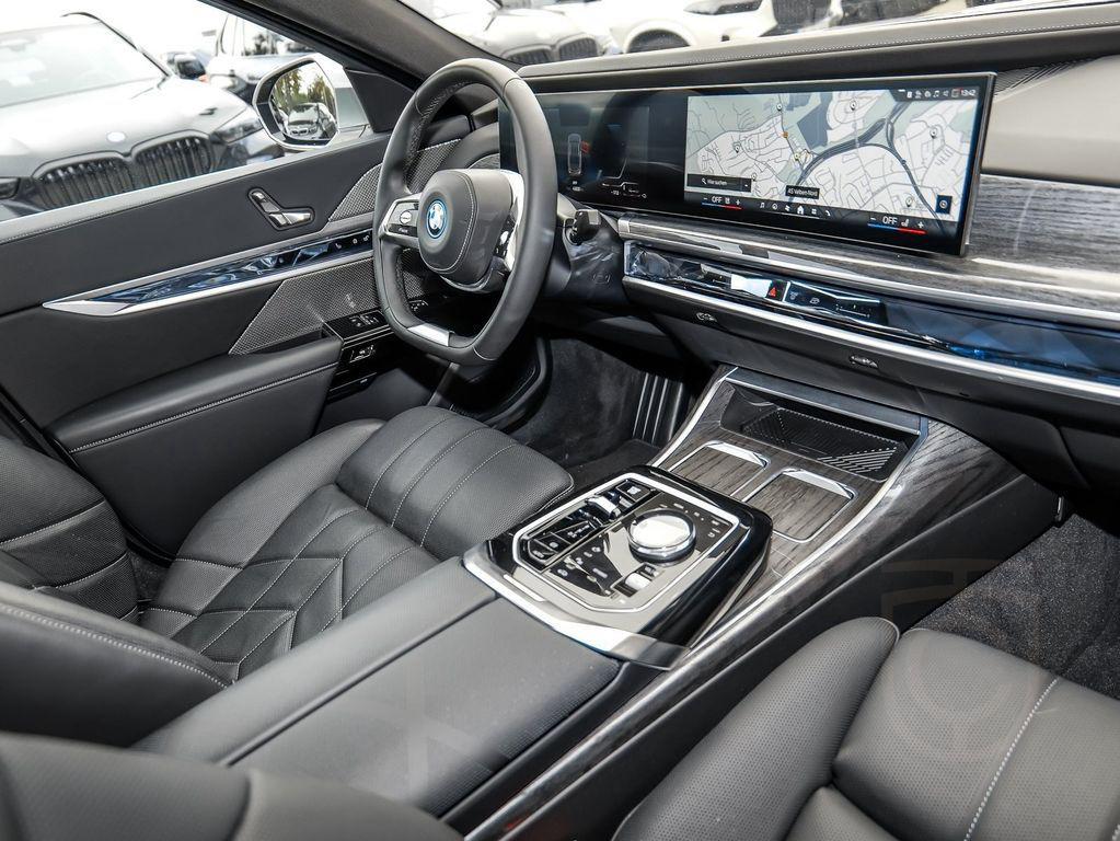 BMW 750e xDrive HUD PANO ACC 360°KAM RFK NAVI LED