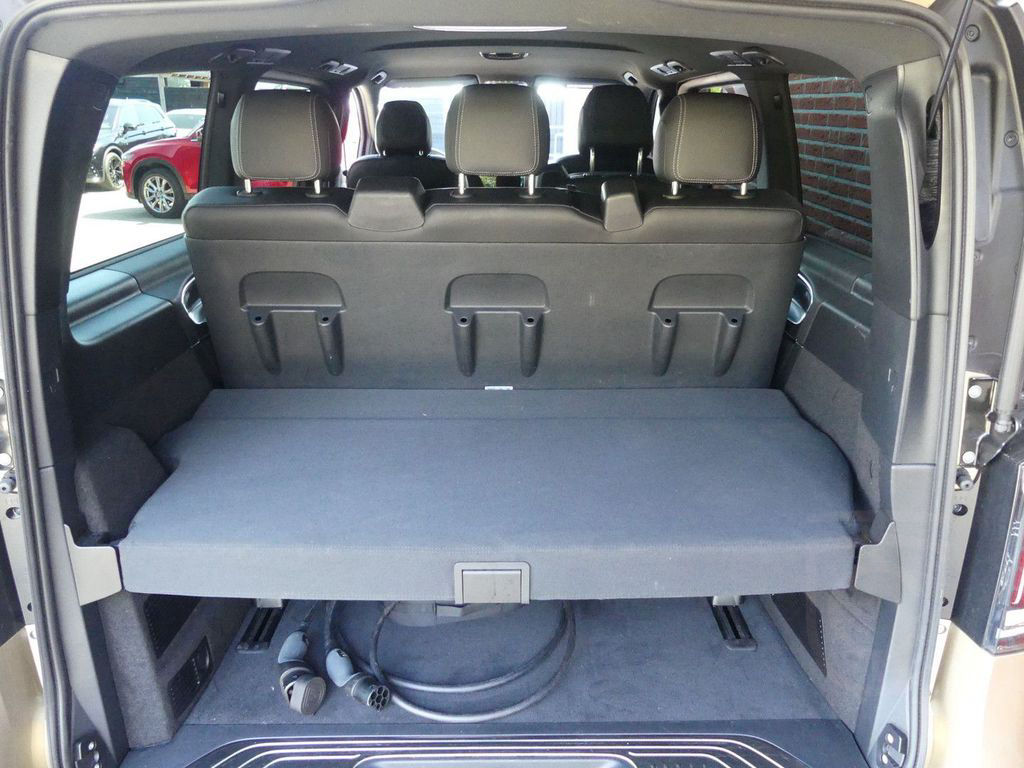 Mercedes-Benz EQV 300 L2 90 KWH AMG Line 7Persoons Leer/LED/Ca