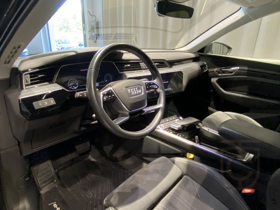 Audi Q8 50 e-tron quattro