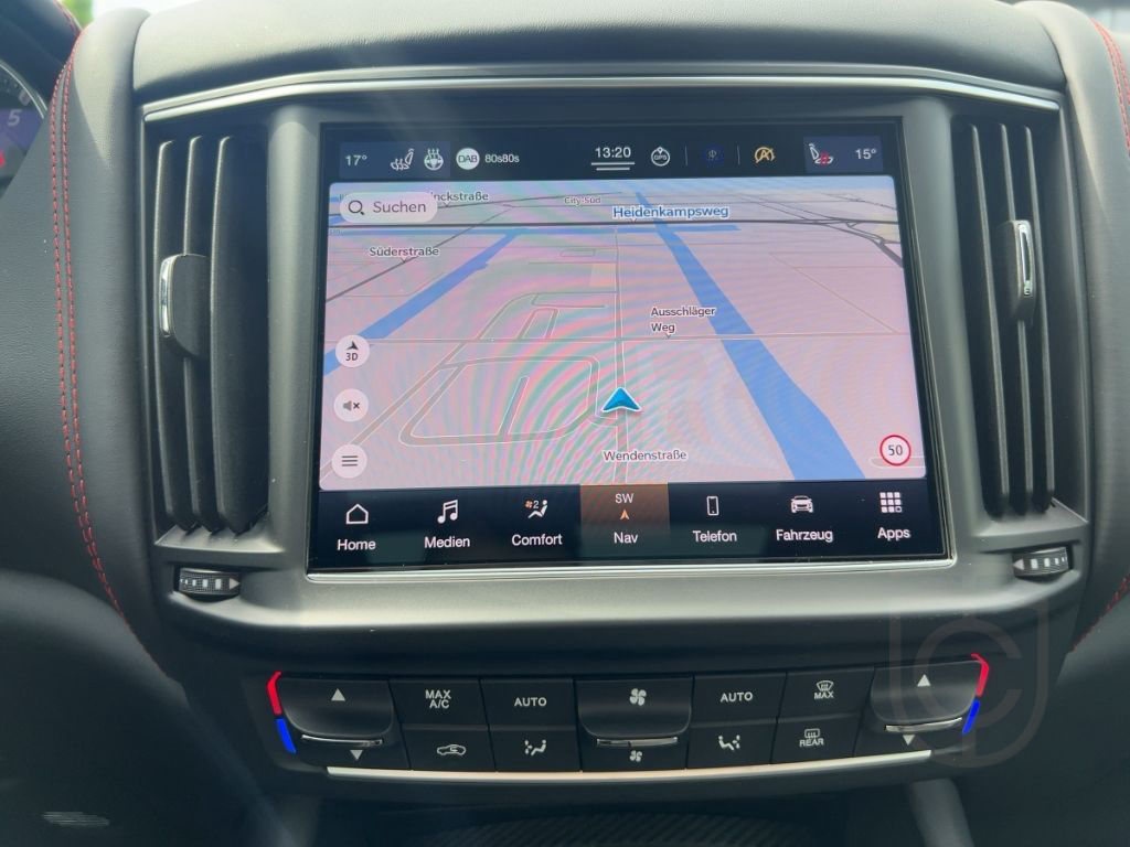 Maserati Levante TROFEO MY23 V8 580PS AWD Nero&Nero