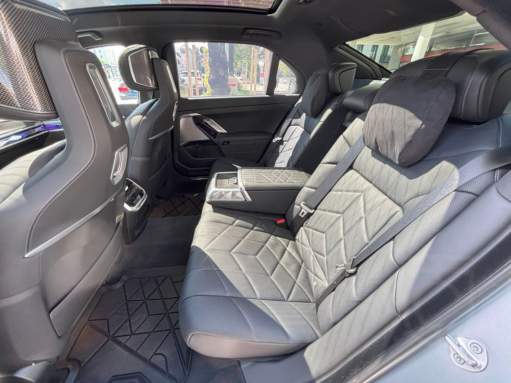 BMW 740 Baureihe 7 Lim 740 d xDrive M Sport