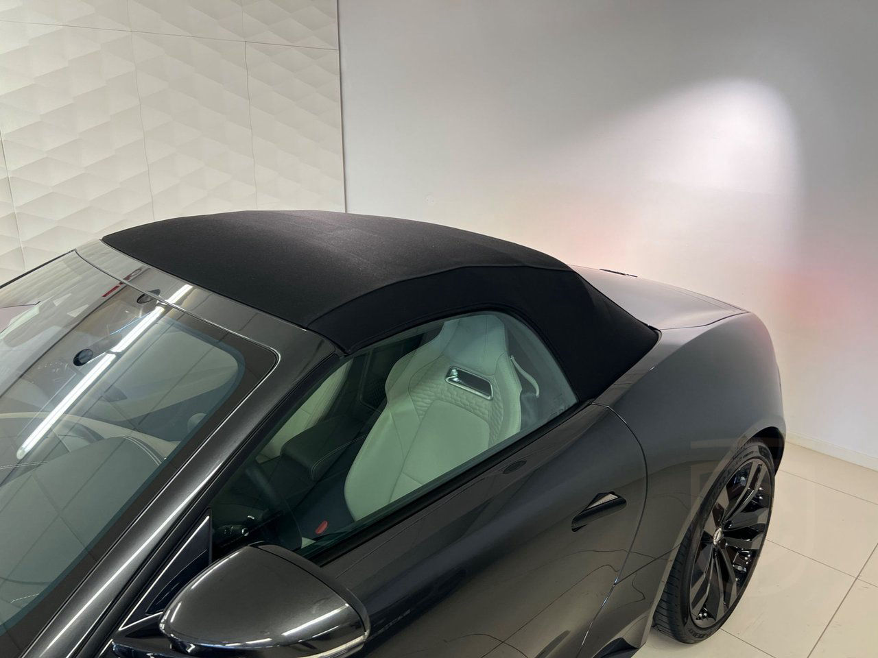 Jaguar F-Type P450 AWD Cabriolet R-Dynamic
