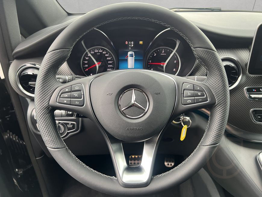 Mercedes-Benz V 300 d lang 4Matic 9G, Avantgarde, Panorama Sch