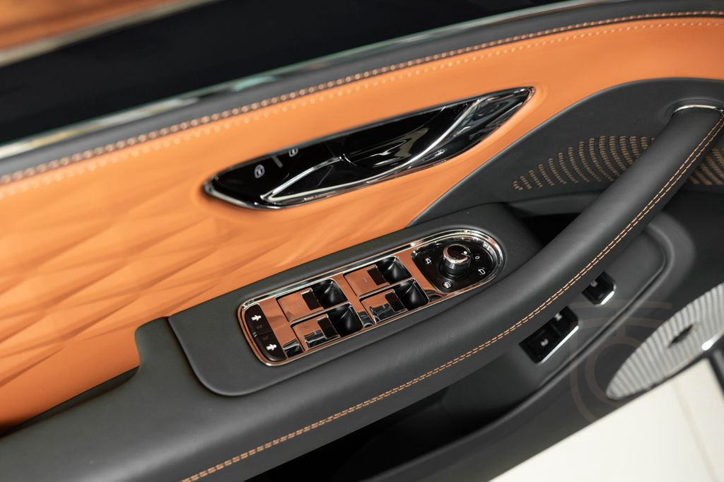 Bentley Flying Spur S V8 - Naim, Diamond Quilting