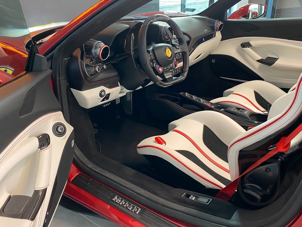 Ferrari F8 Spider *LIFT*Carbon*P-Display*Surround View