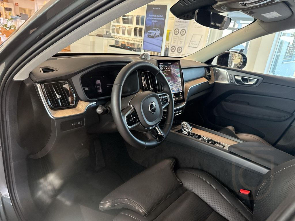 Volvo XC60 T8 AWD Ultra Dark FACELIFT 21" 360° 4C AKUS