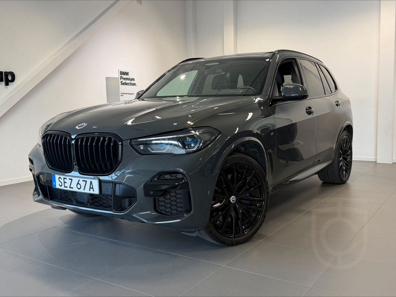 BMW X5 M50i