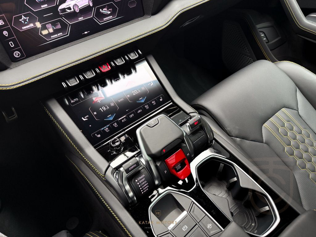 Lamborghini URUS SE HYBRID4.0 V8/PANO/HEAD-UP/COOL SEAT