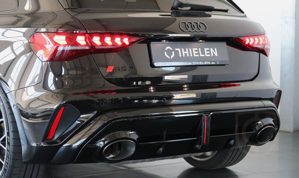 Audi RS3 Sportback/Pano/Matrix/Sportabg/Sonos/Schale