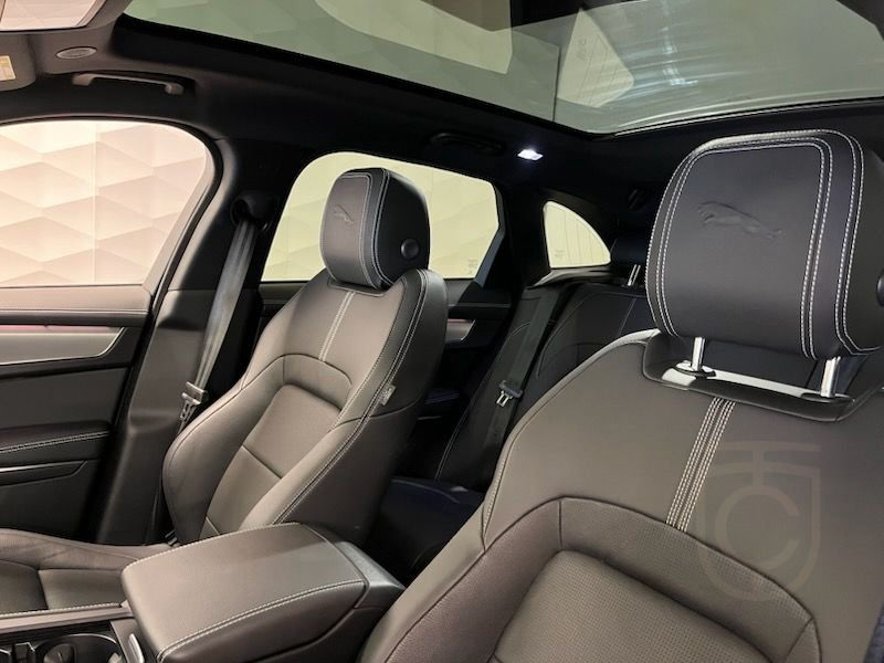 Jaguar F-Pace P400e