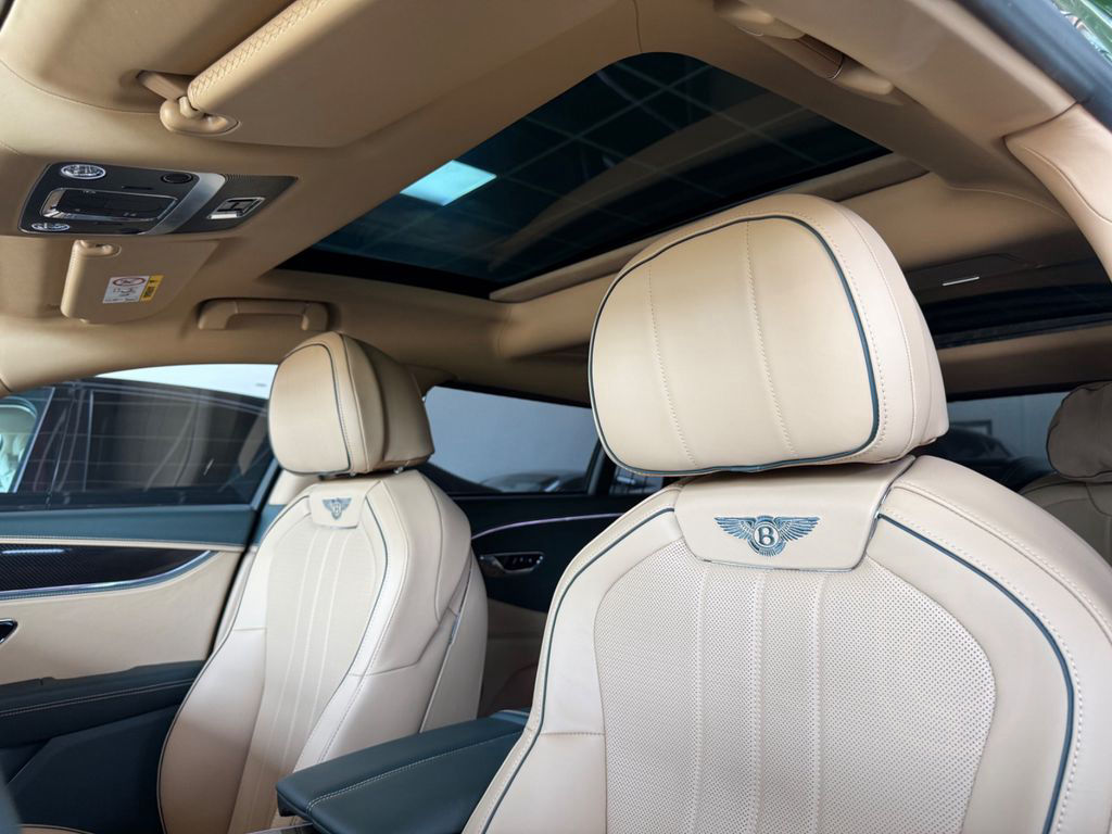 Bentley Flying Spur S V8- Carbon- B&O- Pano