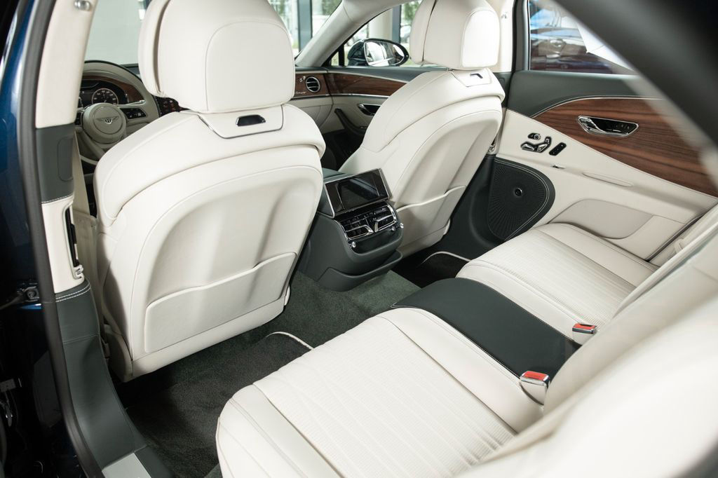 Bentley Flying Spur Azure Hybrid