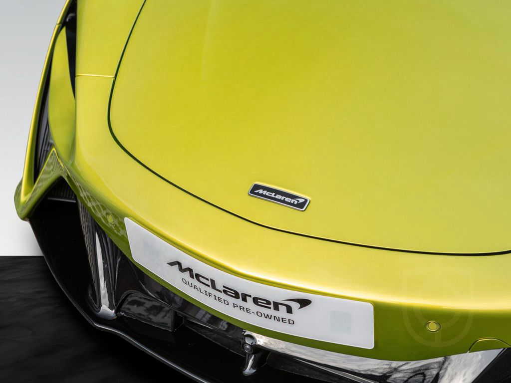 McLaren Artura - Vision | Carbon | Sports Exhaust