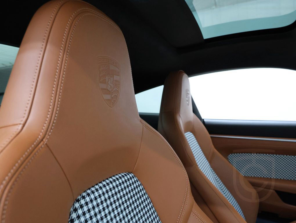 Porsche 911 Turbo S / Heritage Design Classic package