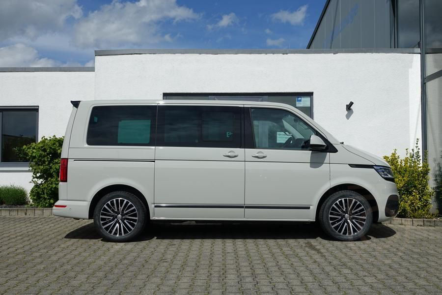 Volkswagen T6.1 Multivan HIGHLINE 4Motion Black-Pack!