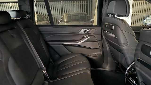 BMW X7 M60i Carbon 04/2024 Liste Preis 157000€