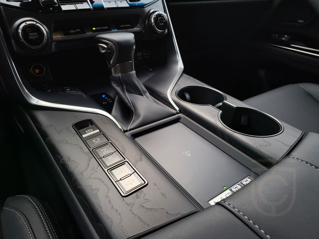 Lexus LX500+2025+FULL+RearTVs+12unitsBERLIN+EUvers&reg