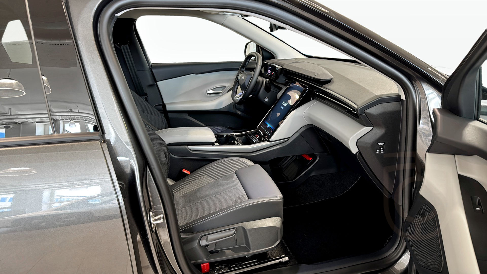Ford Explorer EV Extended Range RWD