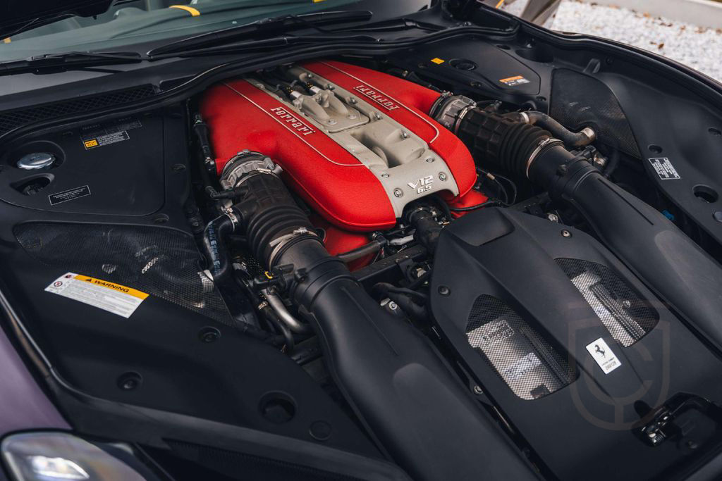 Ferrari 812 GTS Atelier/ Viola Hong Kong / Carbon / VAT