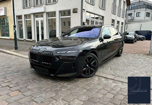 BMW i7