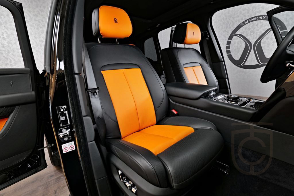 Rolls-Royce Cullinan Black Badge / PANO / MASSAGE / AUDIO