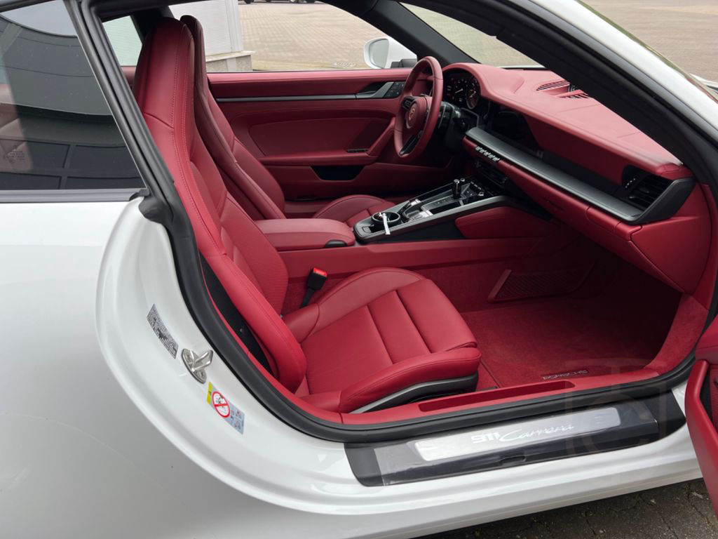 Porsche 911 992 CARRERA COUPE, MY 2023, EZ. 08/2025