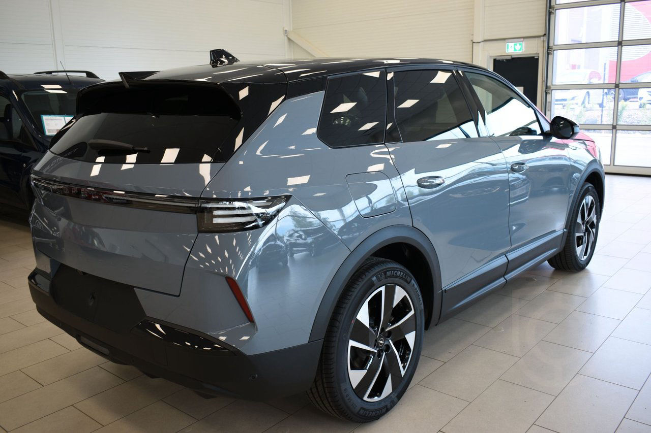 Opel Grandland Ultimate Hybrid Panorama