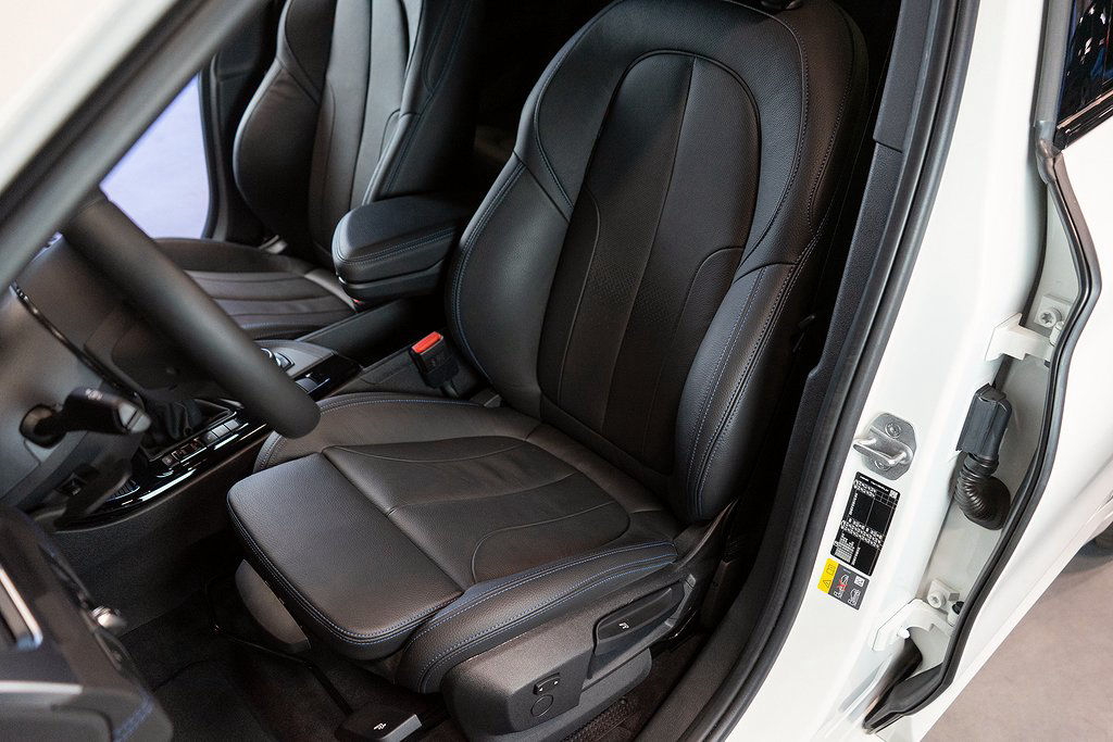 BMW X1 xDrive 25e M-Sport / Connected / Läder / Drag/ 19 tum