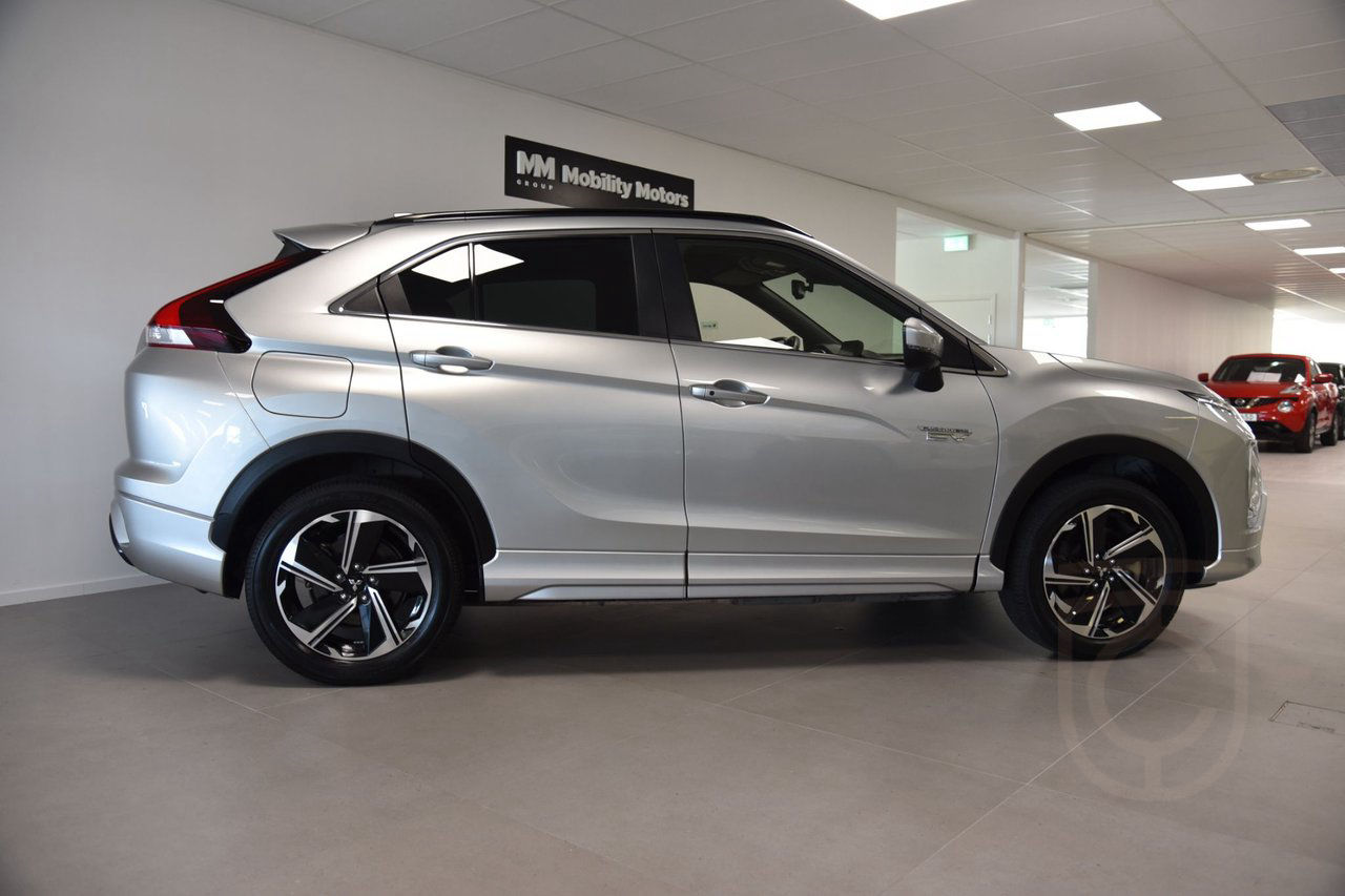 Mitsubishi Eclipse Cross 2.4 Plug-In Hybrid 4WD PANO