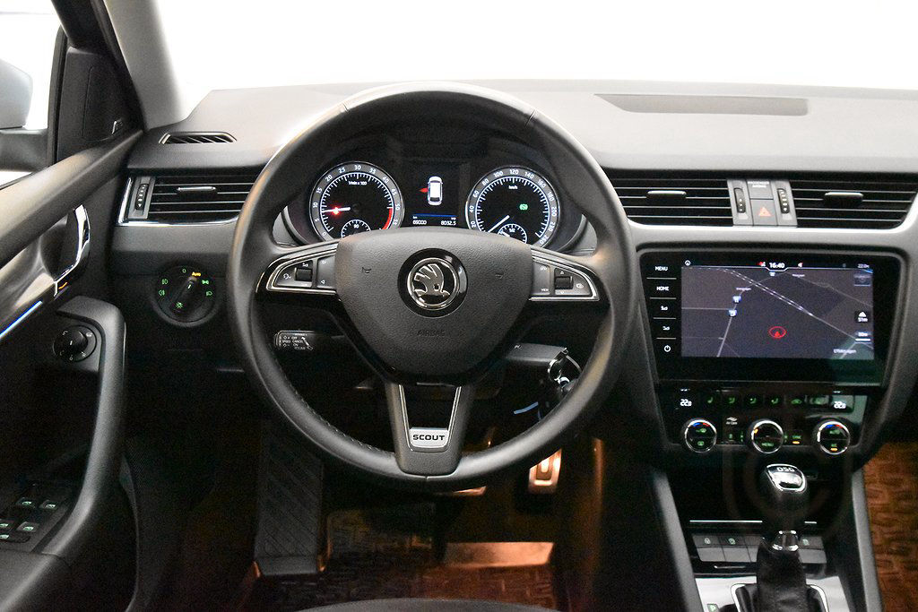 Skoda Octavia Scout 2.0 TDI 4x4 DSG Premium Nav Värmare Drag