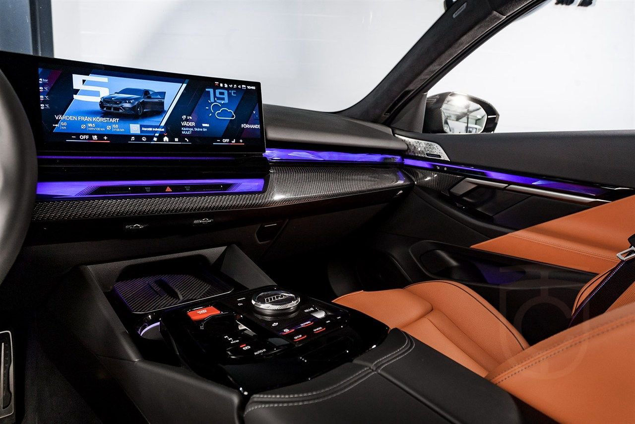 BMW M5 Touring Fullutrustad