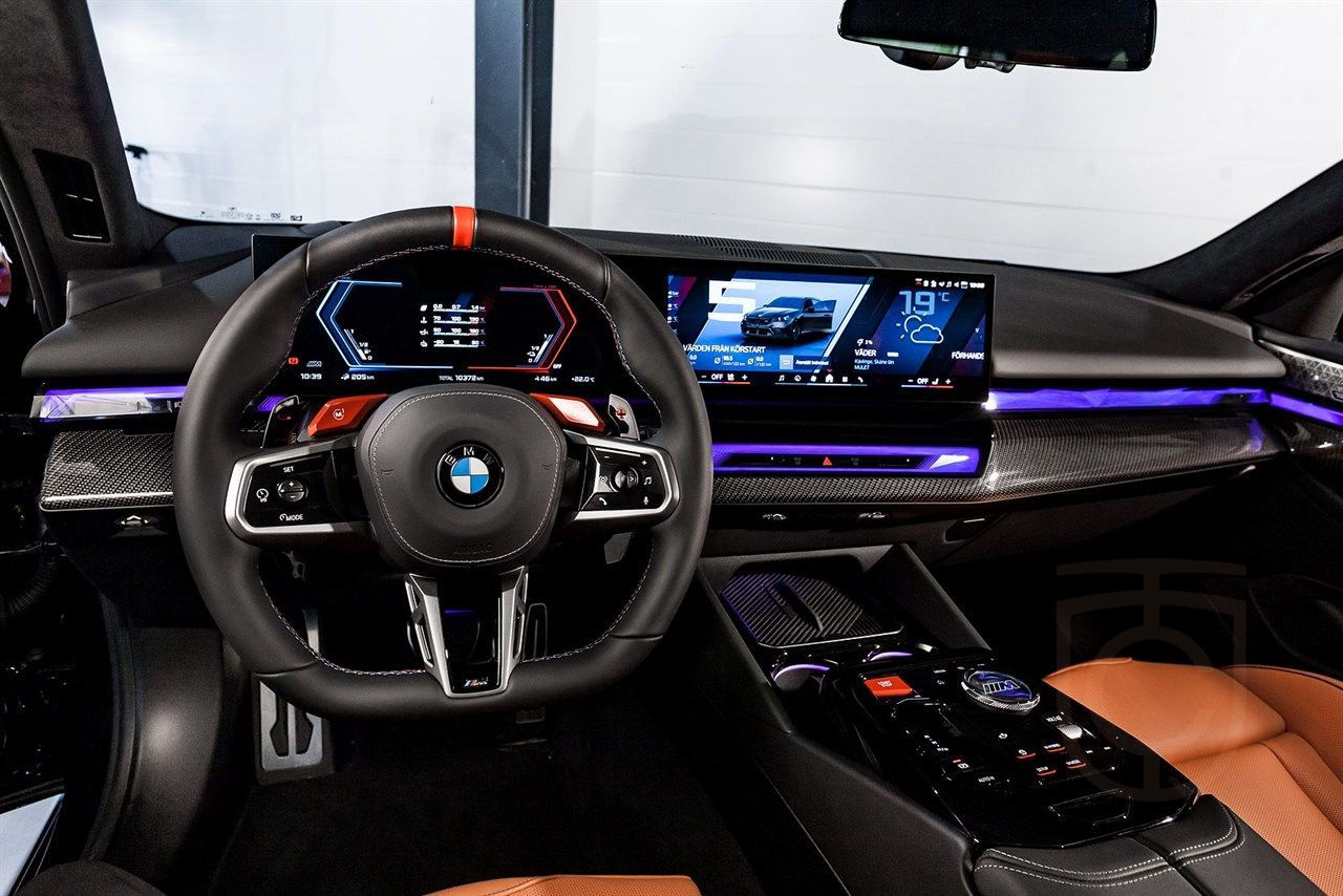 BMW M5 Touring Fullutrustad