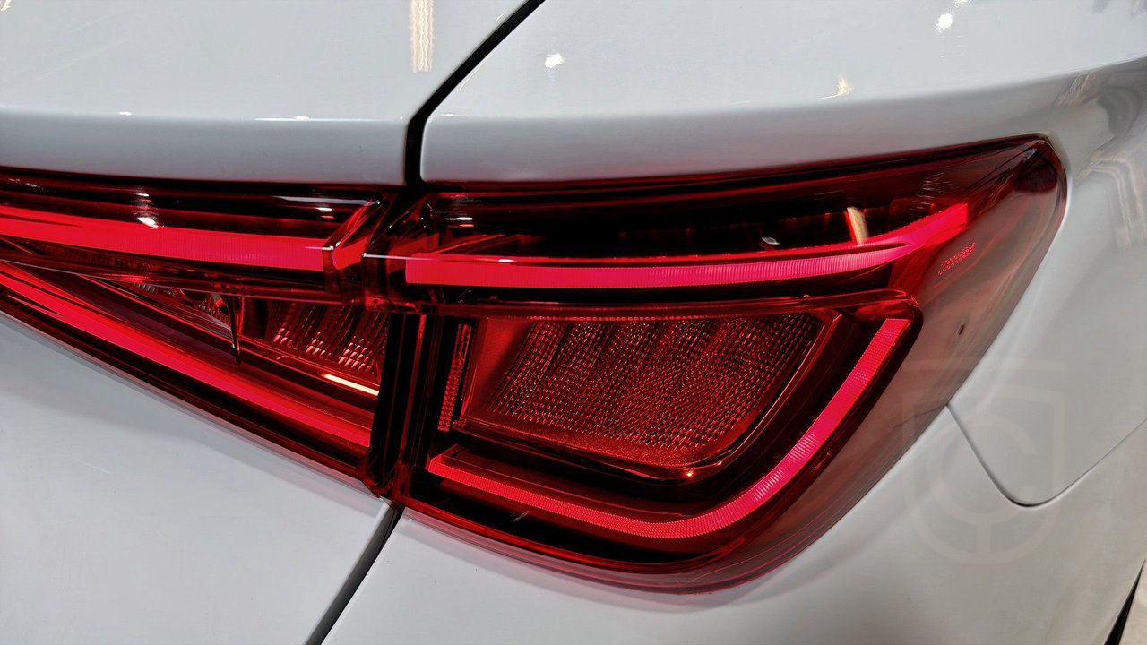 Cupra Leon Sportstourer VZ 1.4 TSI e-HYBRID