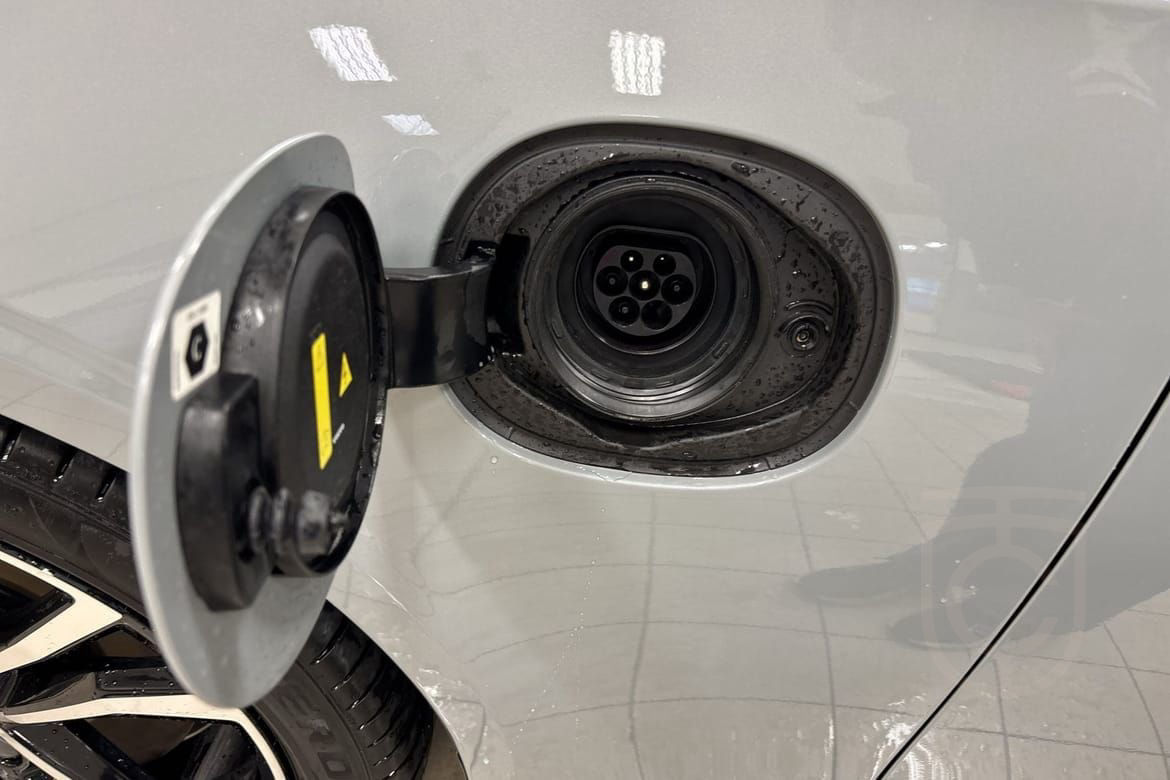 Volvo S90 Recharge T8 Ultimate Dark