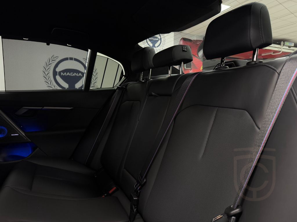 BMW M5 Plug-In Hybrid xDrive A