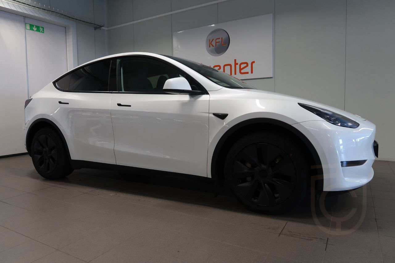 Tesla Model Y Long Range AWD