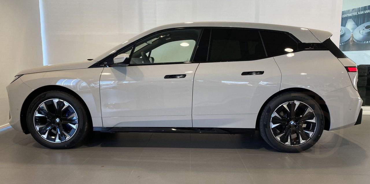 BMW iX xDrive60 Fully Charged M-Sport Edition H