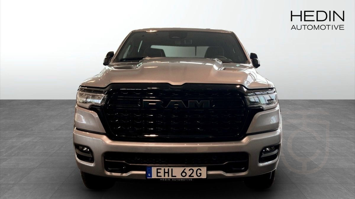 RAM 1500 CREW CAB LIMITED NIGHT RB